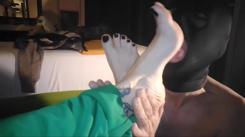 Pauzudo Slave Of My Sexy Feet Innocent - 1