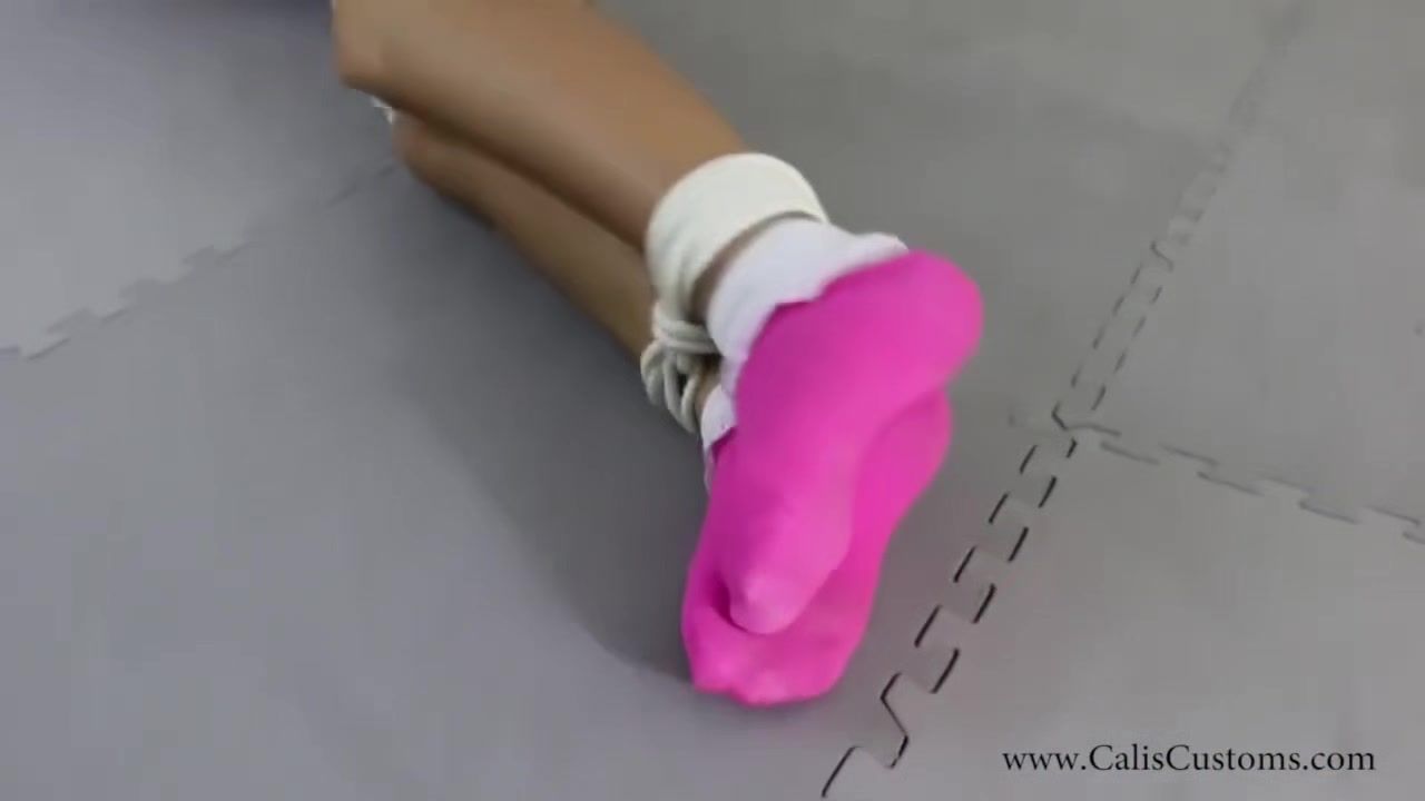 FapVid Maci Wilde Tied In Pink Socks AntarvasnaVideos