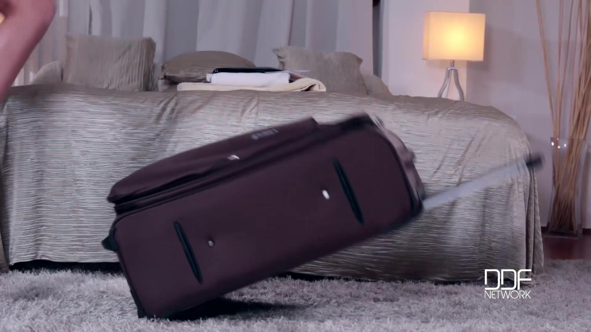 Con Amirah Adara And Abbie Cat In Hand Luggage: Submissive Brunette Babe Stored In Suitcase Grool