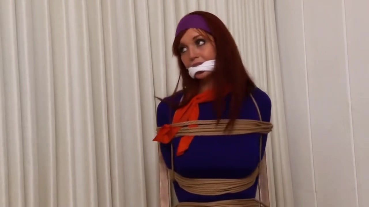 Suckingcock Daphne Blake In Trouble Shemales