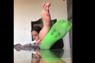 Jerkoff Housewife With Mature Feet Reads A Magazine In Her Smelly Socks Hotwife