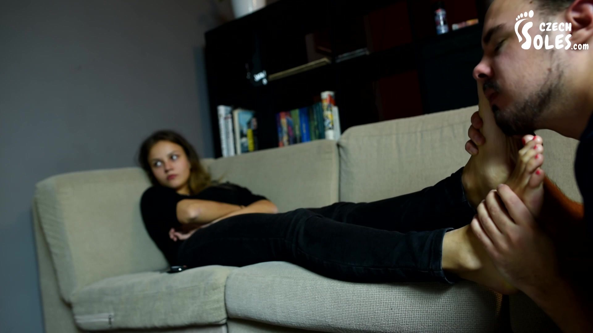Asians Teen Girlfriend Gets Her Amazing Feet Worshiped While Watching Tv (cze Milf Sex