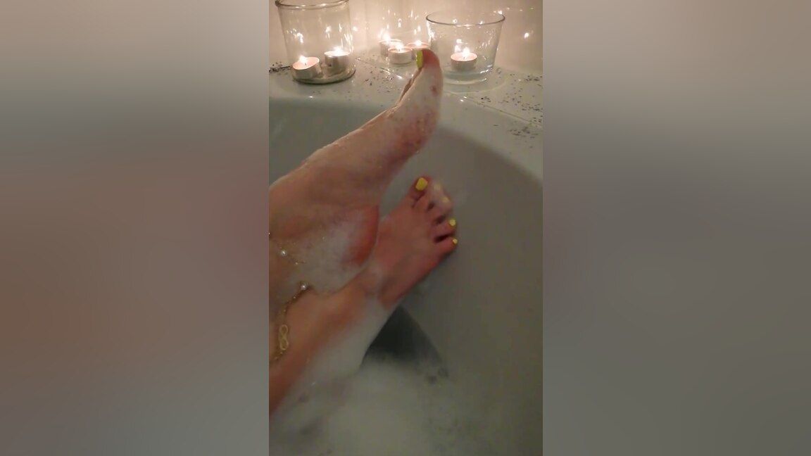 LovNymph Amateur Babe Taking A Bubble Bath In Her Sexy High Heels Lezbi