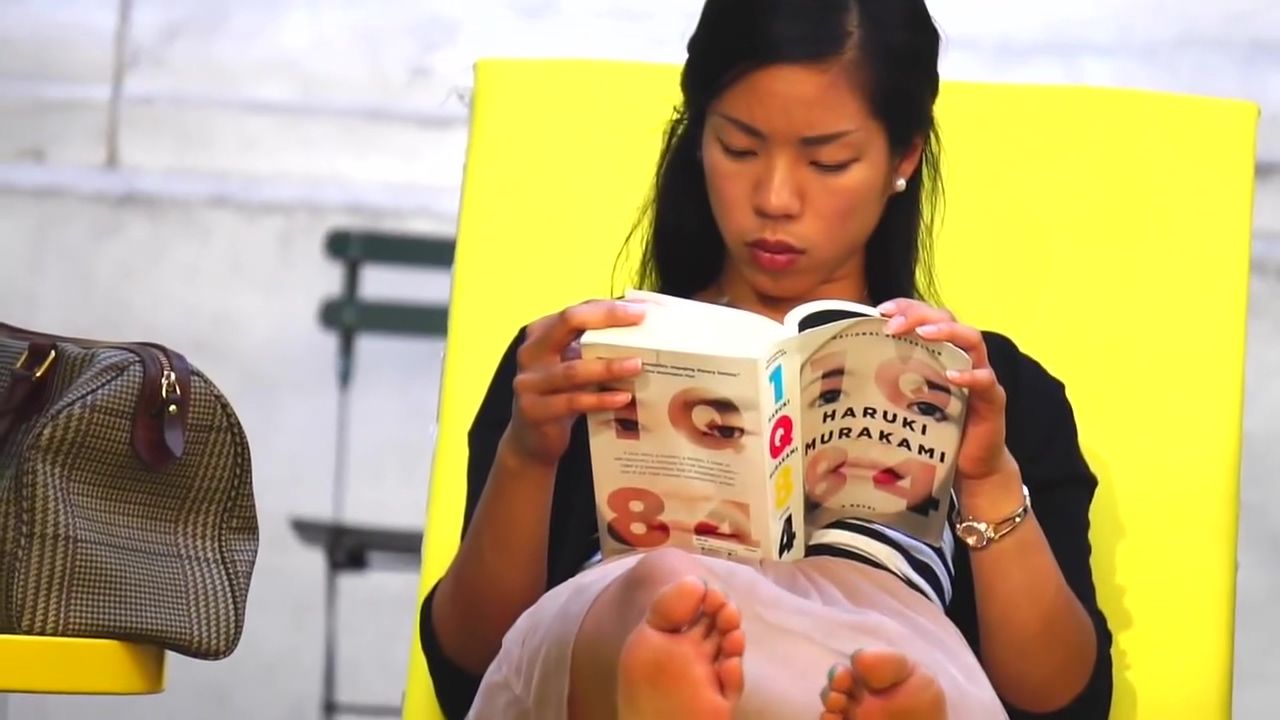 Smalltits Beautiful Asian Girl Reveals Incredible Feet As She Reads Book In Public duckmovies - 1