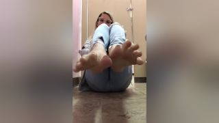 Futanari Nerdy Teen Gives A Little Tease With Her Wonderful Soles And Toes Masterbate
