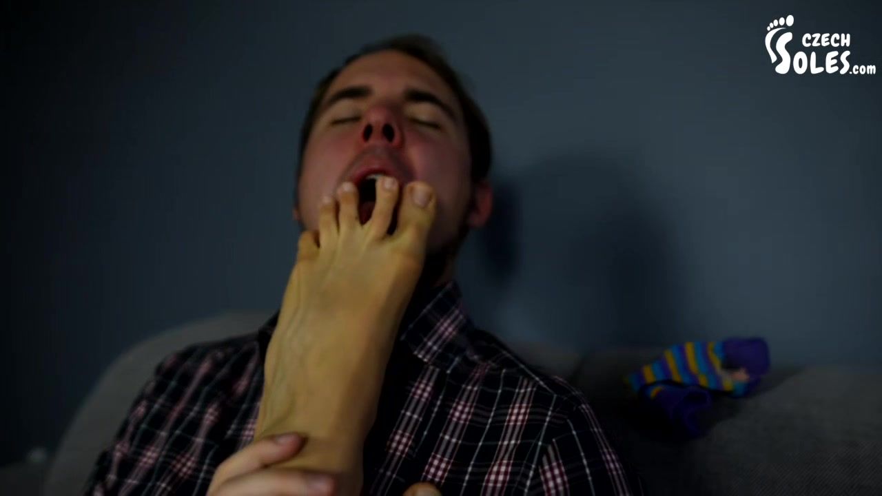 Huge Dick Who Knows In Found A Great Local Foot Slave How To Worship My Toes Goldenshower
