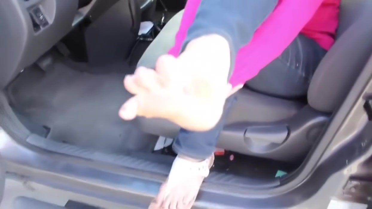 Gay Shorthair Blonde Reveals Her Hot Feet From The Front Seat Of Her Suv Face Fuck - 1