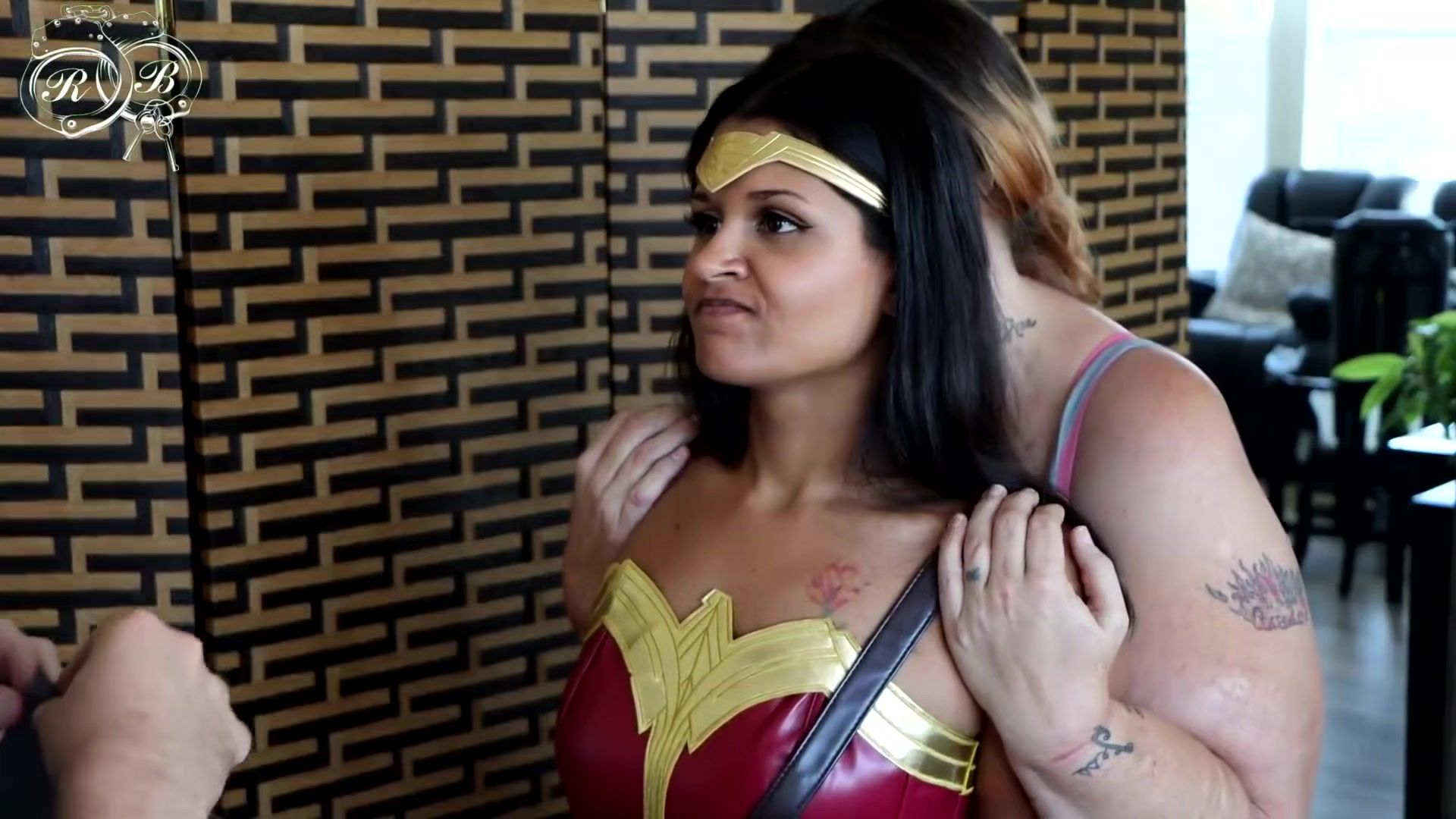 Thuylinh Wonder Woman Calisa Bliss Captured Preview Guyonshemale