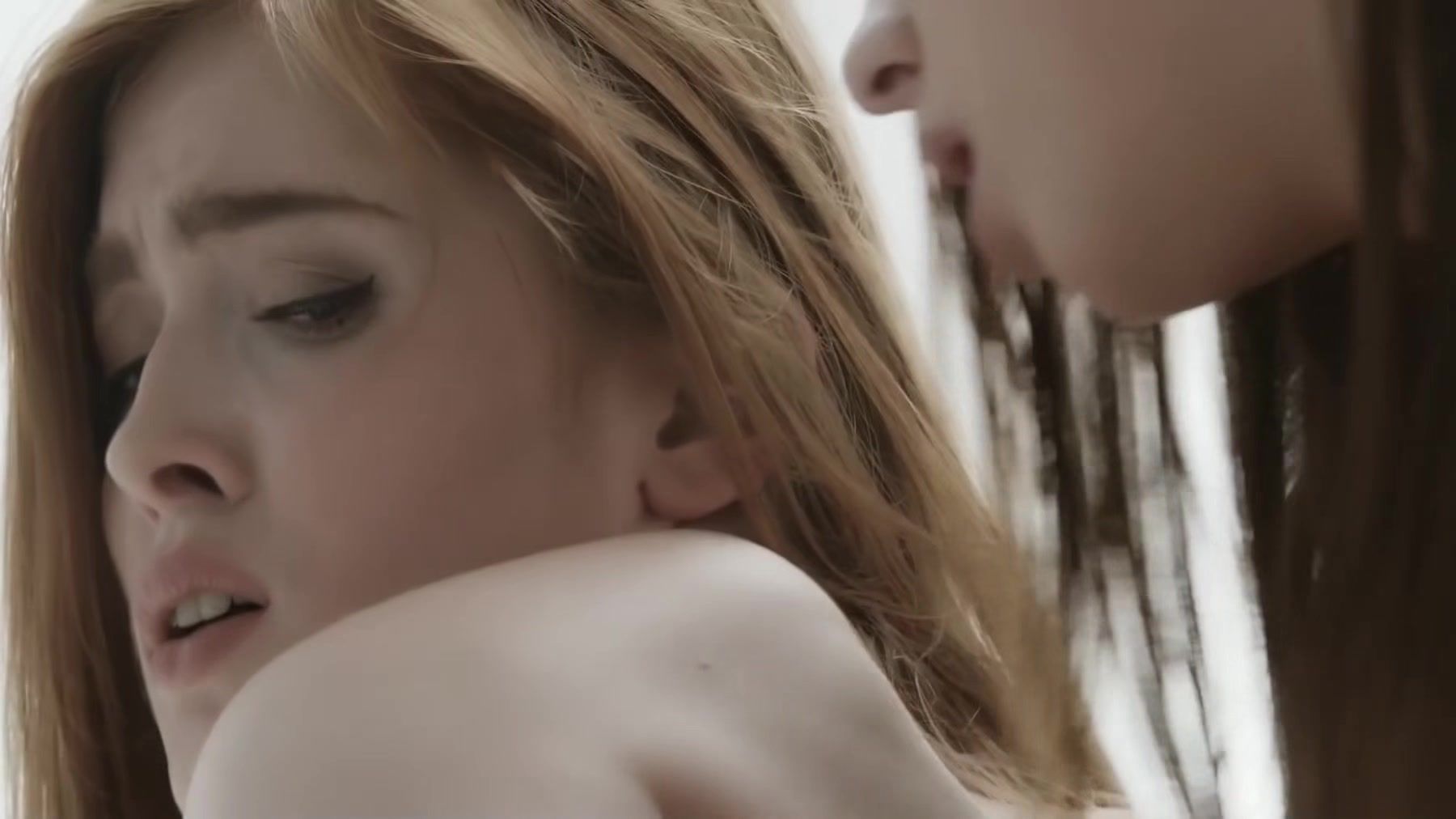BrokenTeens Jia Lissa And Sabrisse - Sexy Lesbians Use Rope And Mature - 1