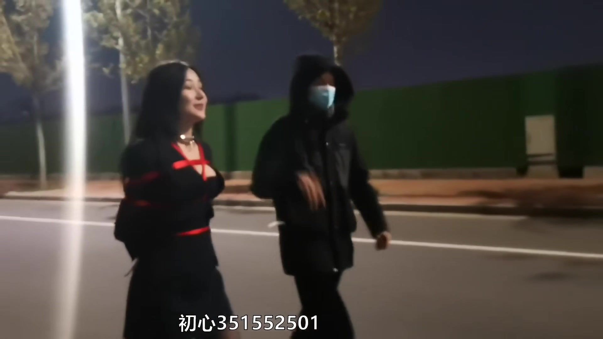 Moreno Chinese Girls Throw Trash Anywhere And Tie Up Insane Porn - 1