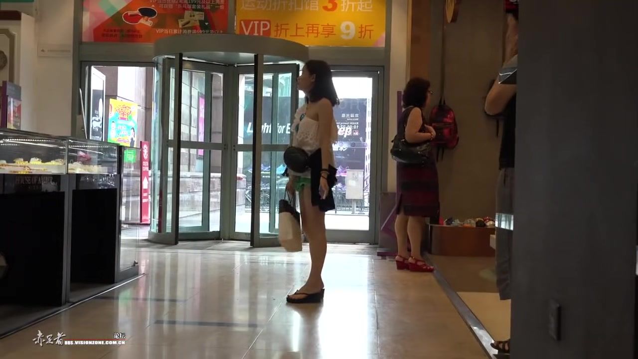 iTeenVideo Beautiful Female Asian Feet With Black Nail Polish At The Shopping Mall Amatuer Sex