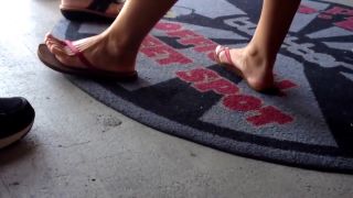 iFapDaily Voyeur Camera Films Incredibly Sexy Female Feet In Public Amatuer