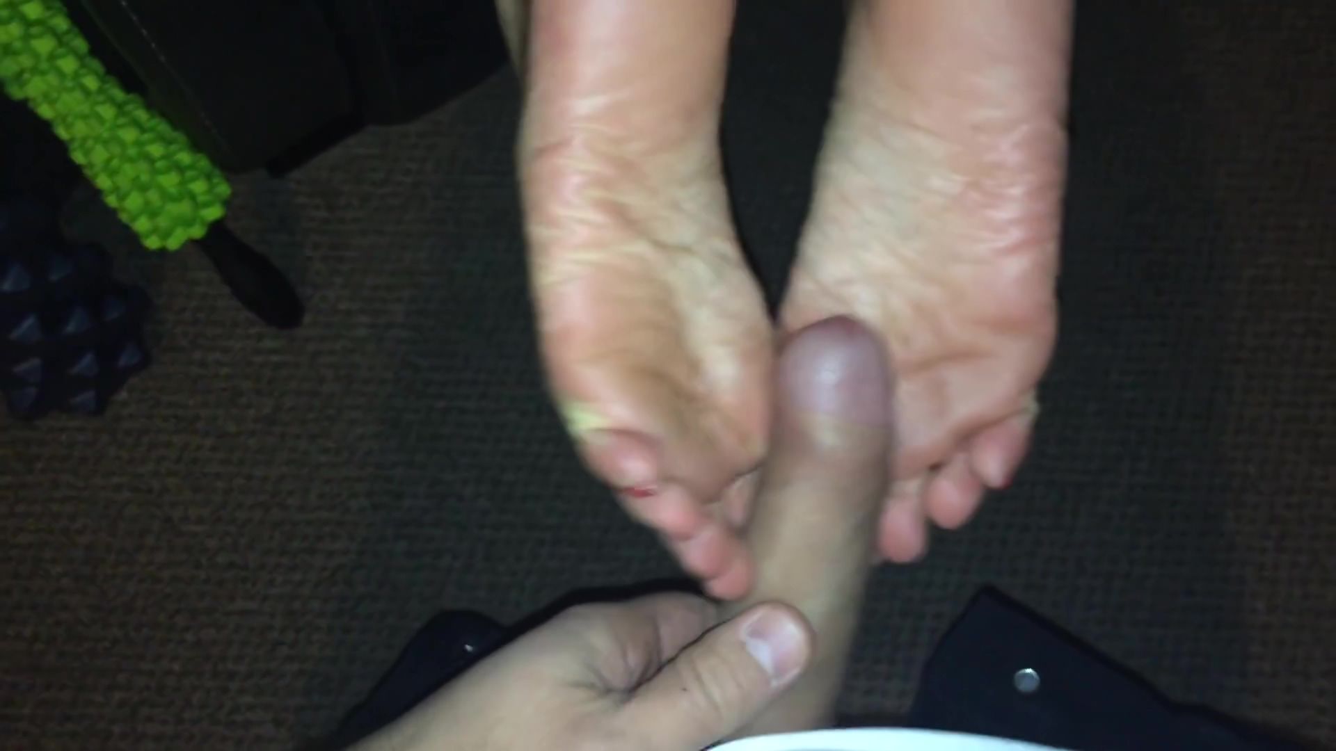 Selena Rose Cumming On My Wifes Sexy Soles In One Of My Favorite Kinks Masturbacion - 1