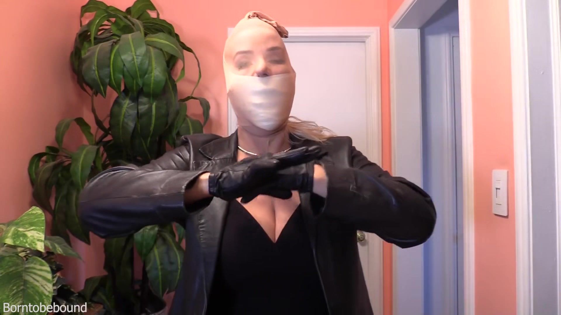 Blackcocks Getting Herself Silent For Criminal Activities ShesFreaky - 1