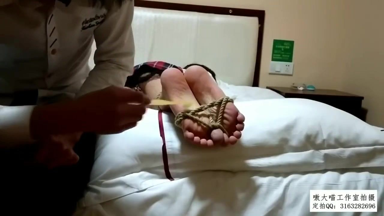 Facesitting Chinese - Ropes And Tickling Doggystyle