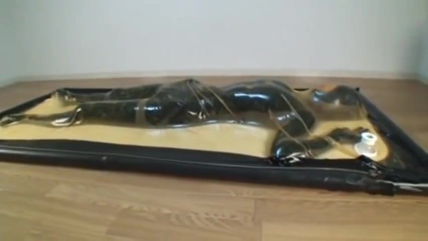FUQ Japan Rubber Vacbed Breathplay Free