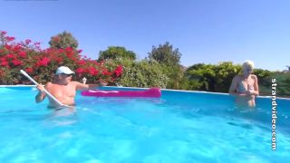 Polish Megan & The Pool Cleaner Mulata