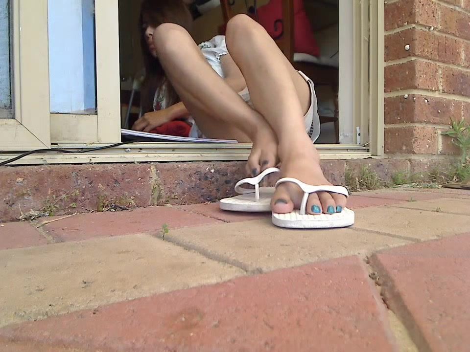 GirlfriendVideos Relaxed Asian Girl Takes Off Her Little Sandals To Show Off Her Asian Feet Boots