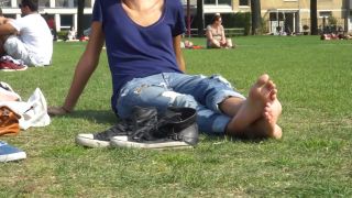 Shemale Outdoor Hottie On Grass With Barefeet Boobies