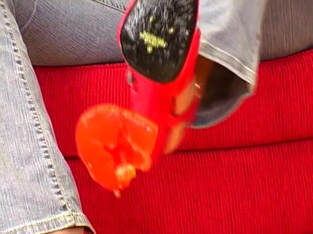 VLC Media Player German Woman Crushing Tomatoes With Red High Heels Pjorn