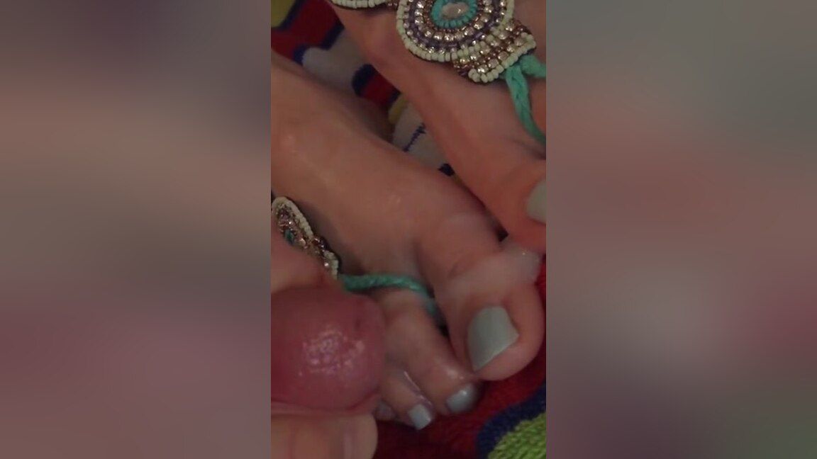 PinkDino Attractive Amateur Feet With Funky Nail Polish Getting Jizzed On In Bed One