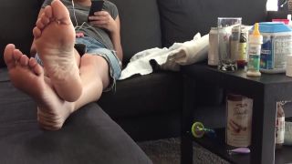 Thisav Soft Amateur Feet On Black Couch Anale