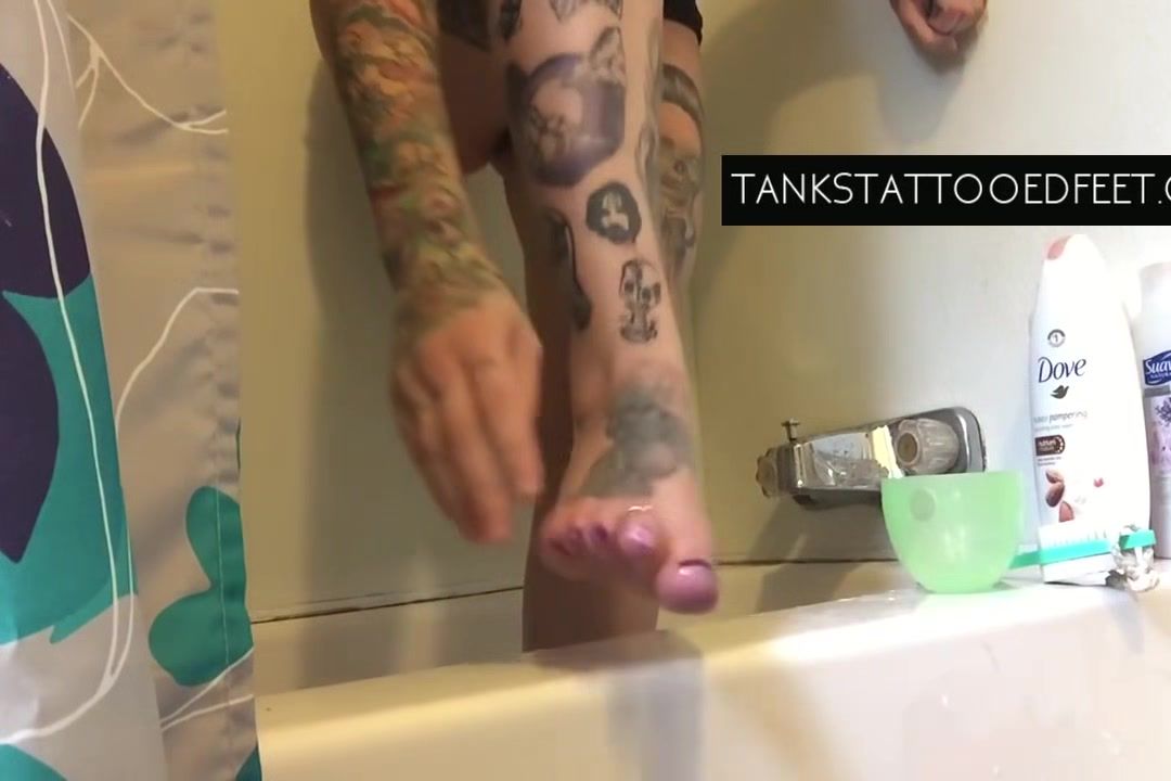 Peludo Foot Fetish - Tank Washing Her Sexy Feet - Footjob Ready! Gay-Torrents
