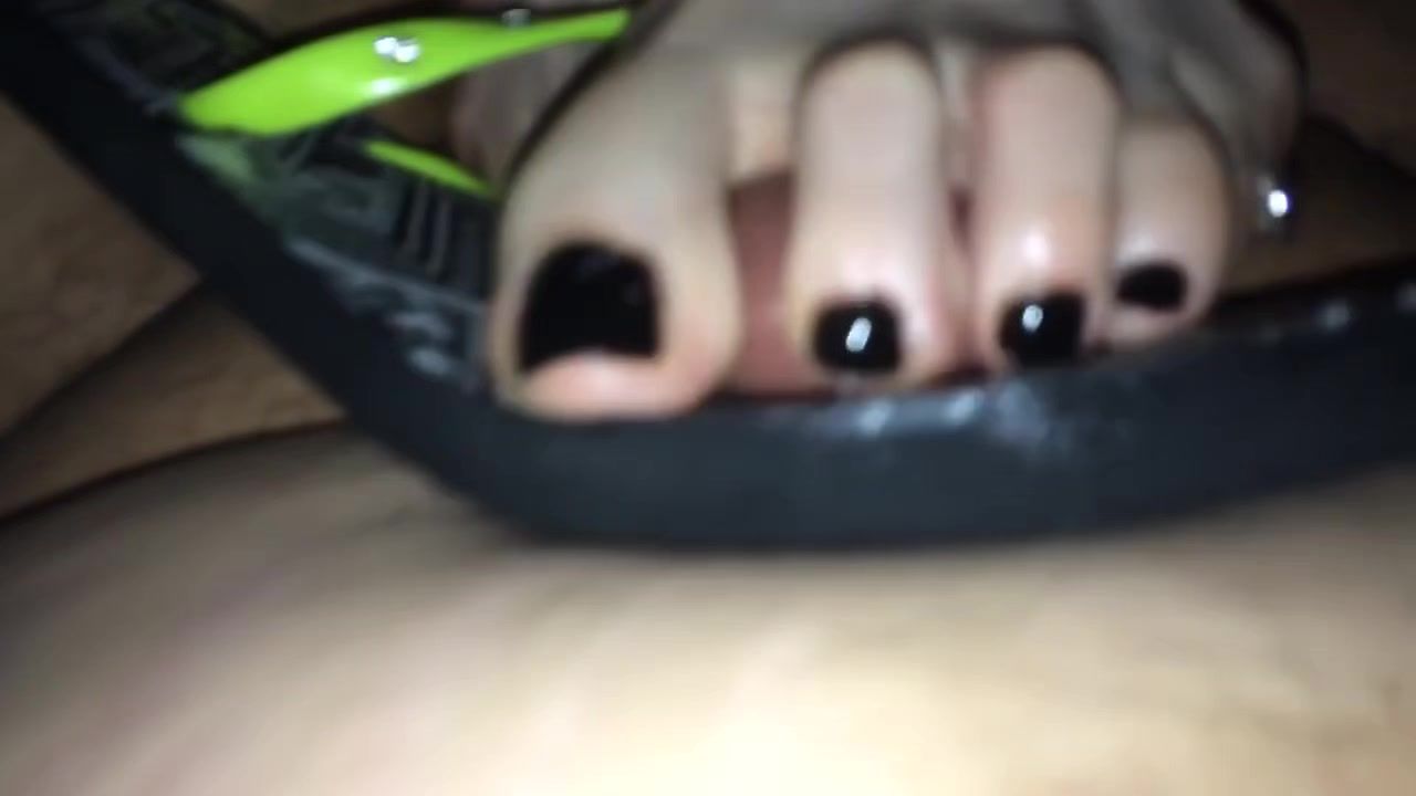 18 Year Old Passionate Girl In Flip Flops Giving A Great Shoejob To A Hard Dick In Bed HomeDoPorn