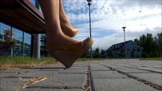 Candid Wedge Platform Shoeplay In Pantyhose Moaning