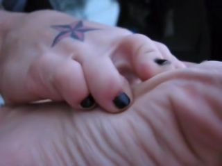 Latin Black Toes And Tatoo Amateur In Car Uncensored