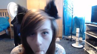 Cachonda Cute Emo Girl Sucks A Plastic Cock And Licks Her Own Feet On The Floor Petite Porn