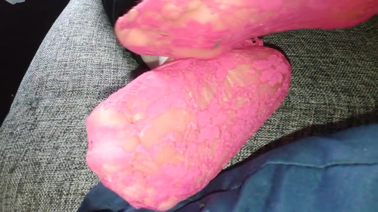 Bubble Butt Hot Amateur Chick Did Not Notice I Took Her Pink Socks Off While She Was Napping Girl Get Fuck