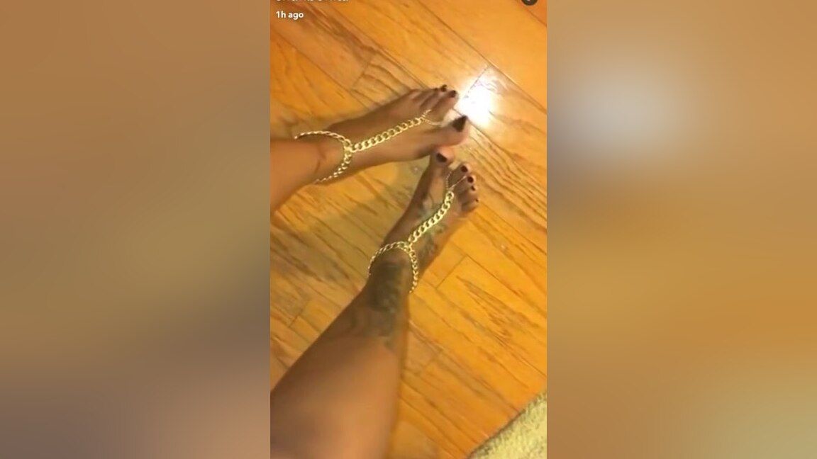 NuVid Big Ass Ebony Babe Shanbonita Plays With Her Amazing Tattooed Black Feet On Snapchat Cum Inside