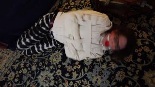 Sexo Struggling In A Straitjacket And Ankle Restraints Best blowjob