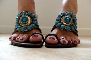 Creamy Close Up Purple Big Toes Nails Oldyoung