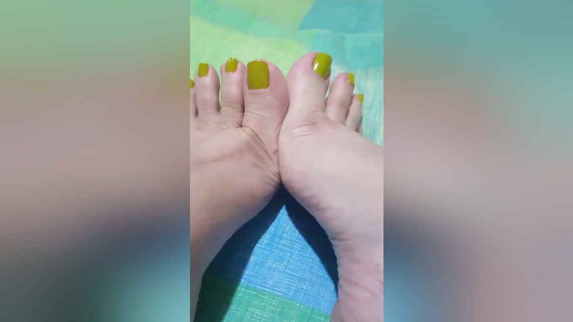 Lez Hardcore Filmed My Mature Amateur Feet And Toes With Yellow Nail Polish Close Up Scissoring
