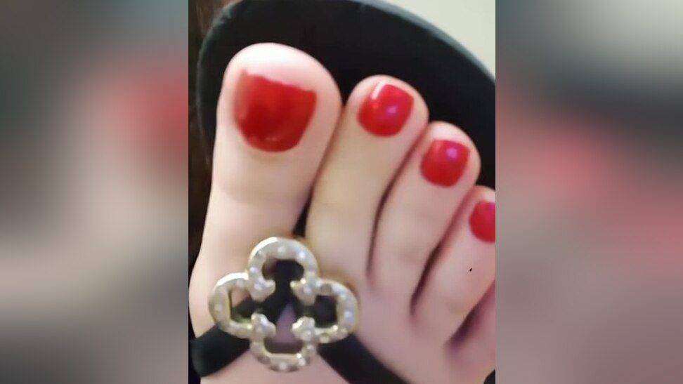 Married Amateur Doll Wiggling Her Sexy Toes With Red Nail Polish In Flip Flops Tied - 1