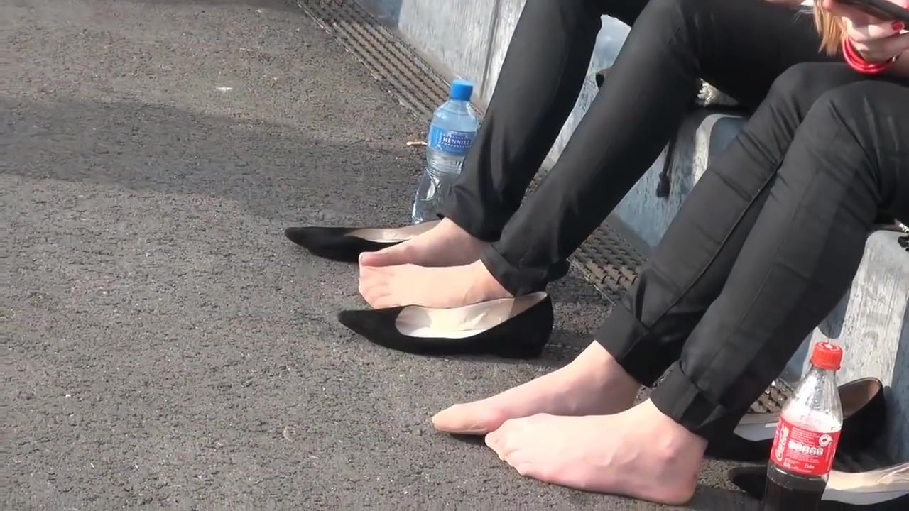 Cumshots Petite College Girls Resting Their Lovely Feet In Nylon Stockings In Public Penis Sucking