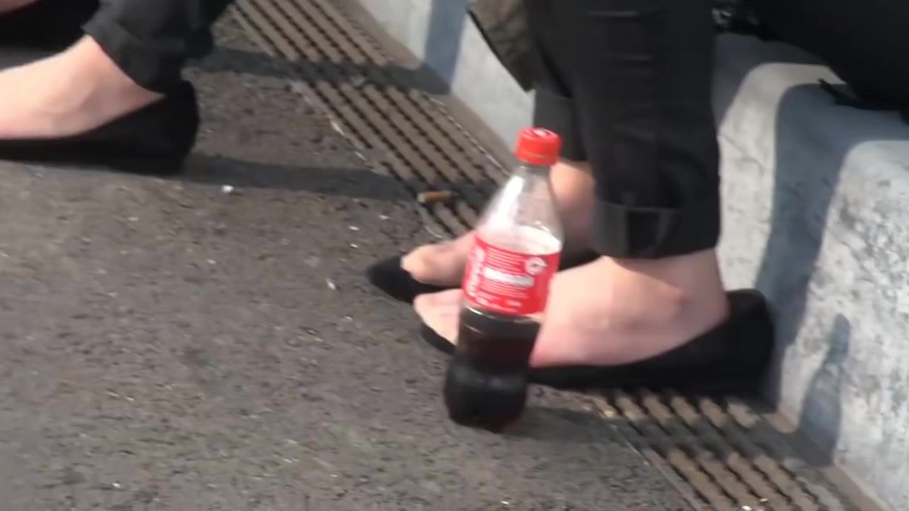 Sperm Petite College Girls Resting Their Lovely Feet In Nylon Stockings In Public Sexy