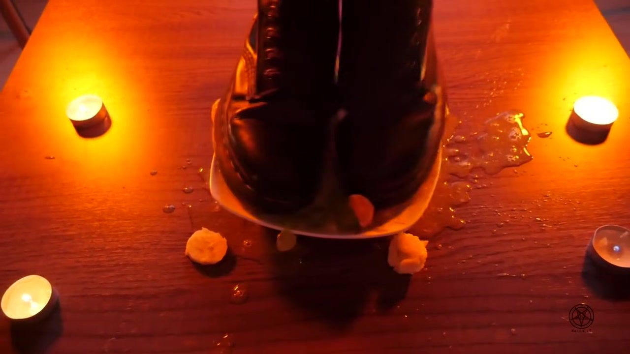 Travesti Slave Licking Food From Doc Martens Shoes Fucking Pussy