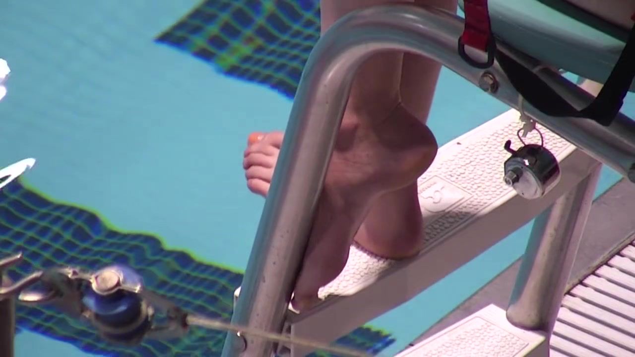 Amature Sex Hot Female Lifeguard Exposes Her Super Sexy Feet At The Pool Strapon