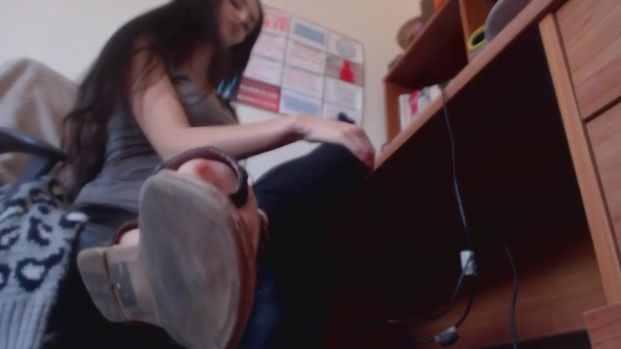 Mexican Dark Haired Amateur Babe Reveals Her Sweet Feet While Working At The Computer Cock Suckers - 1