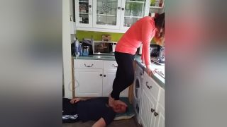 Cunnilingus Amateur Housewife Slapping Her Mans Face With Her Feet In The Kitchen Huge Cock