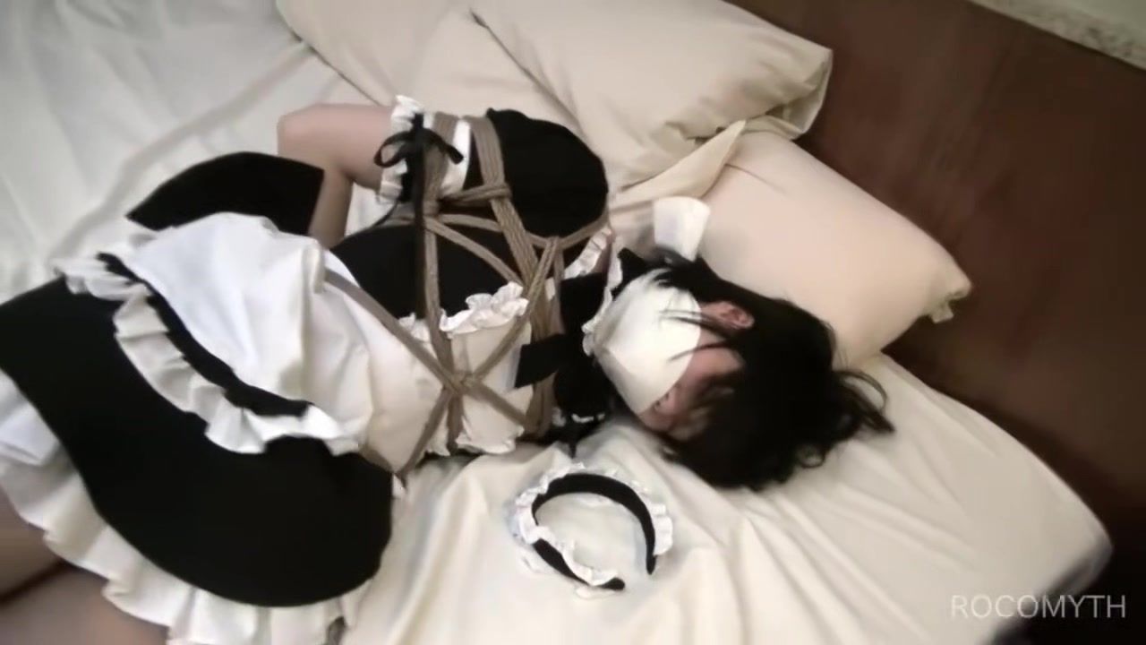 3D-Lesbian Japanese Bondage - Maids Escape Challenge Cock Suck