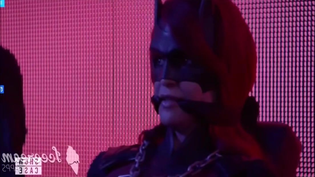 Nuru Massage Batwoman Chained Up Little - 1