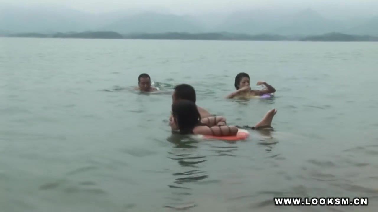 Bigbooty In The Lake Real Couple - 1