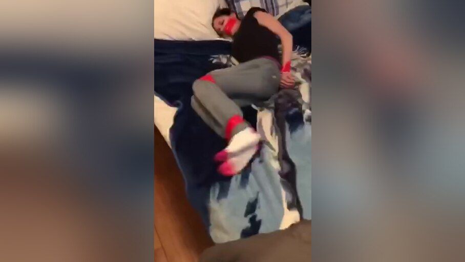 Gay Fucking Tied On The Bed In Socks FutaToon