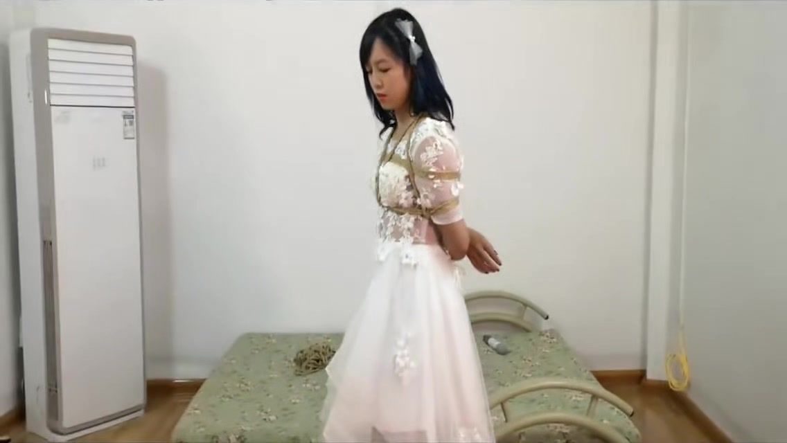 Petite Teenager Chinese Bondage Bride Cuckolding