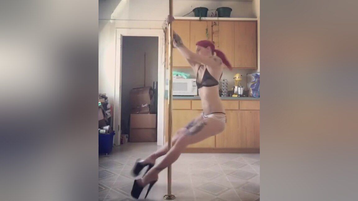 Blow Job Porn Haired Tattooed Babe Dancing Around The Pole In Platform Heels And Lingerie ChatZozo - 1