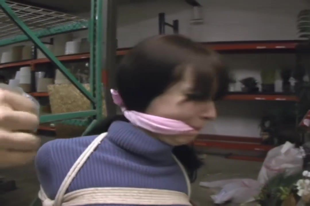 Funny Alexis Tied In A Warehouse Gordita - 1